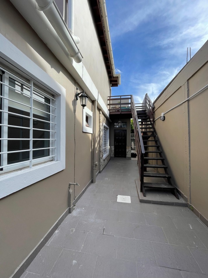 Casa con departamentos