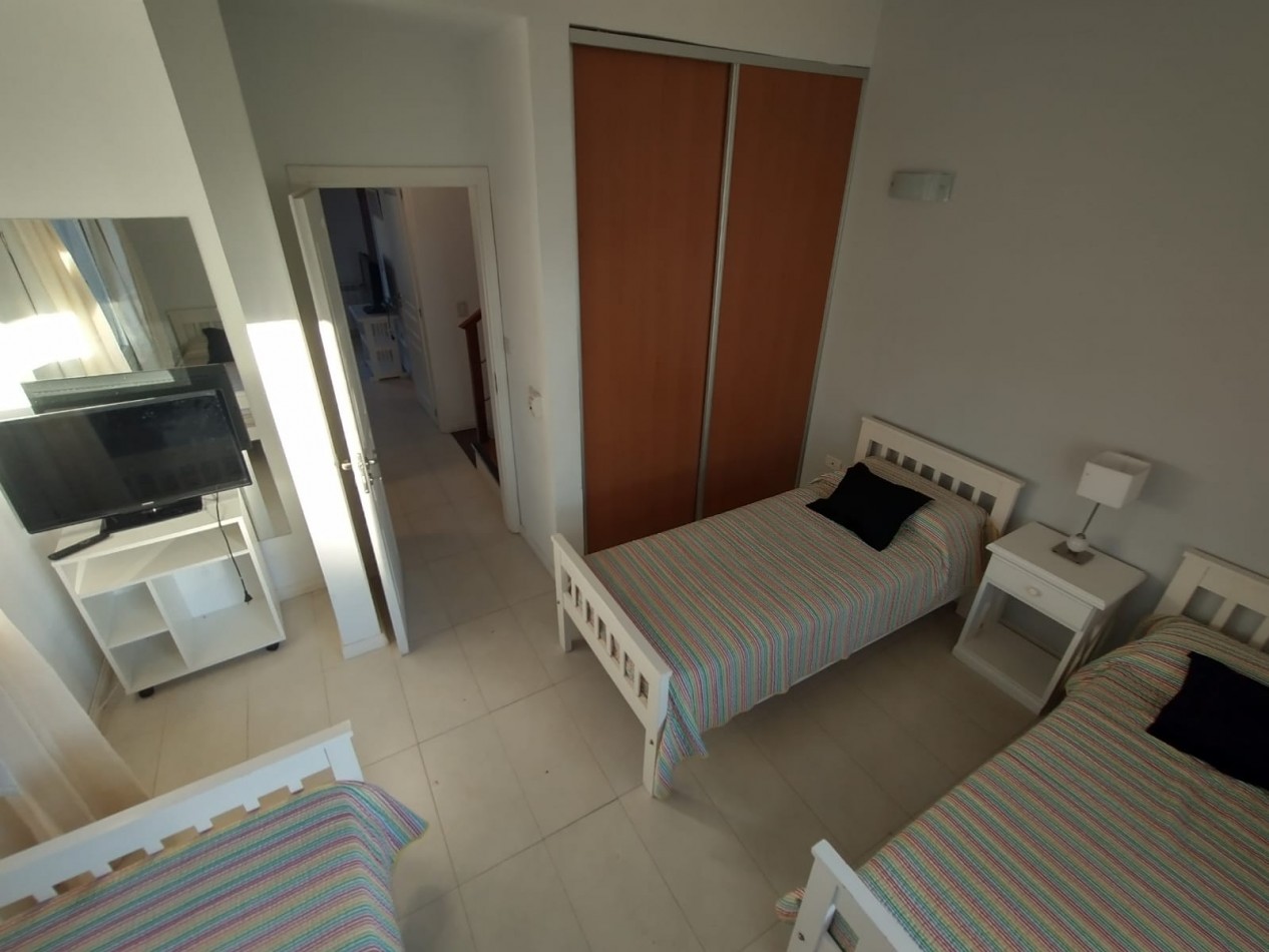 TRIPLEX EN ALQUILER ANUAL