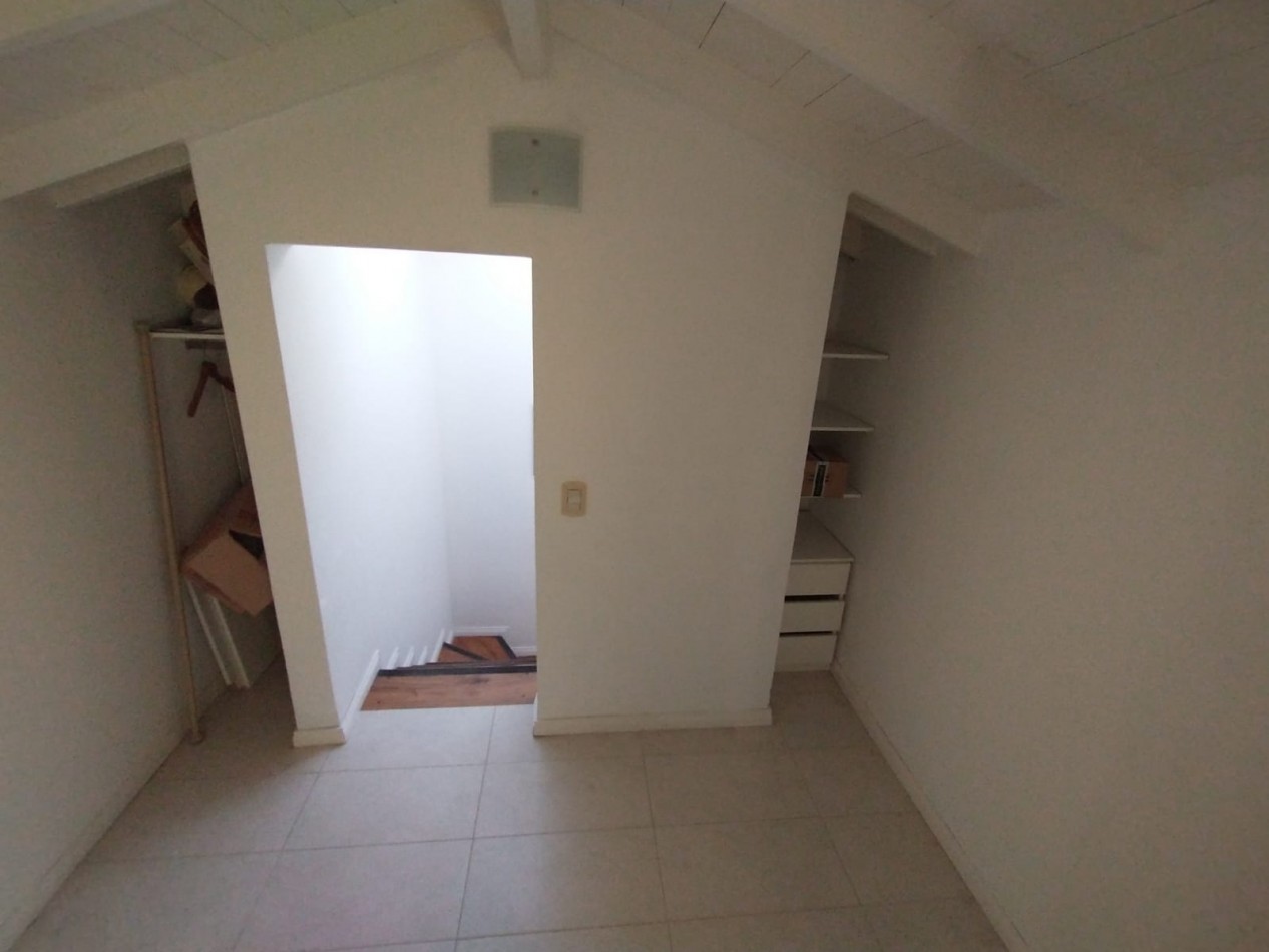 TRIPLEX EN ALQUILER ANUAL