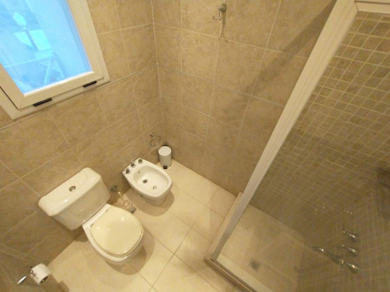 TRIPLEX EN ALQUILER ANUAL