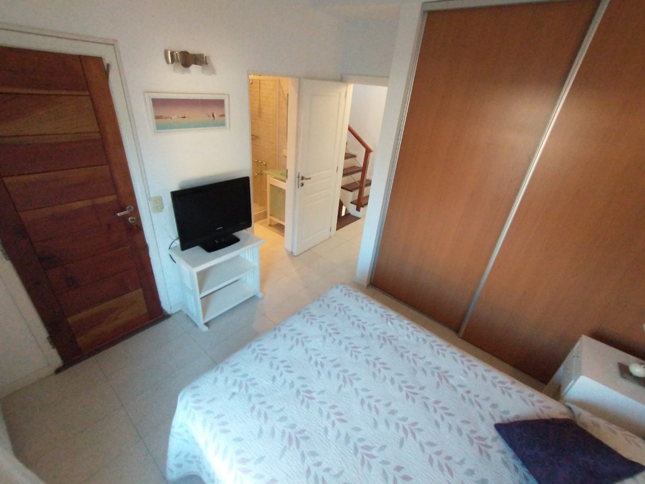 TRIPLEX EN ALQUILER ANUAL