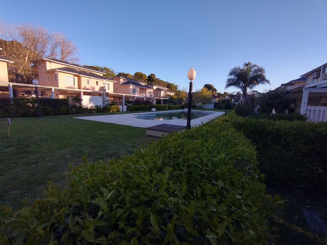 TRIPLEX EN ALQUILER ANUAL
