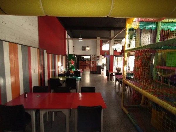 Local restaurante con vivienda- Villa Gesell