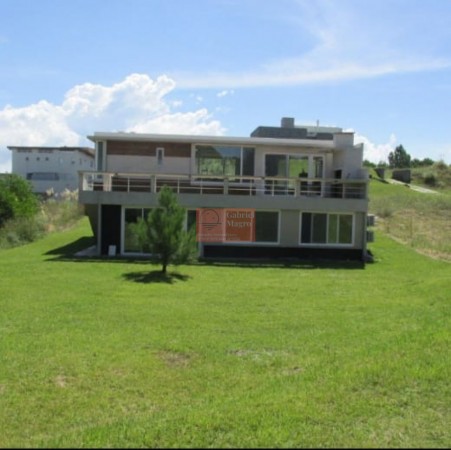 Alquiler Temporario- Casa en Costa Esmeralda